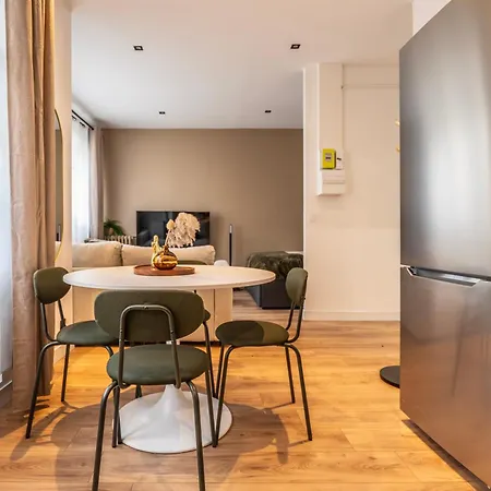 Renovated Walking Distance To Paris *